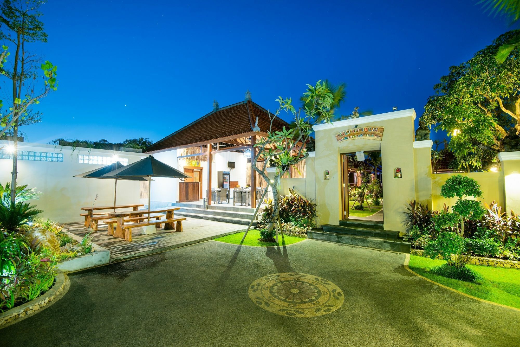 D'Puncak Villas Lembongan Nusa Lembongan Exterior foto
